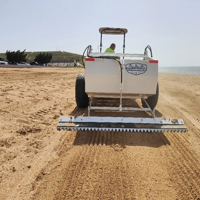 Machine de nettoyage de plage entraînée par tracteur avec un rendement de travail de 20000 à 30000 m'/h